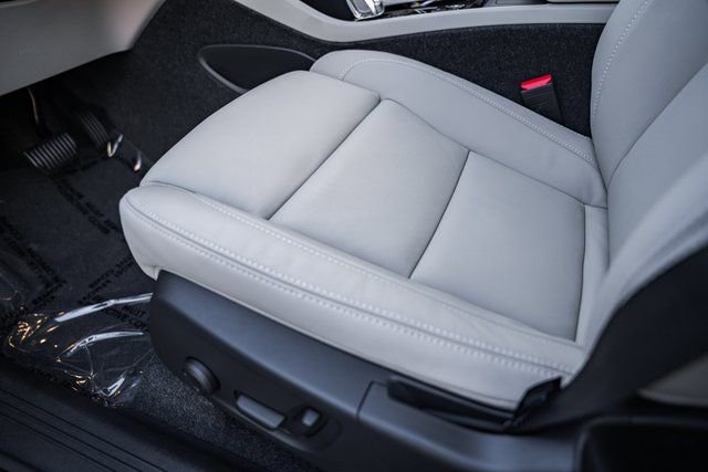 New 2026 Volvo XC40 B4 Plus w/ Protection Package Premier image 35