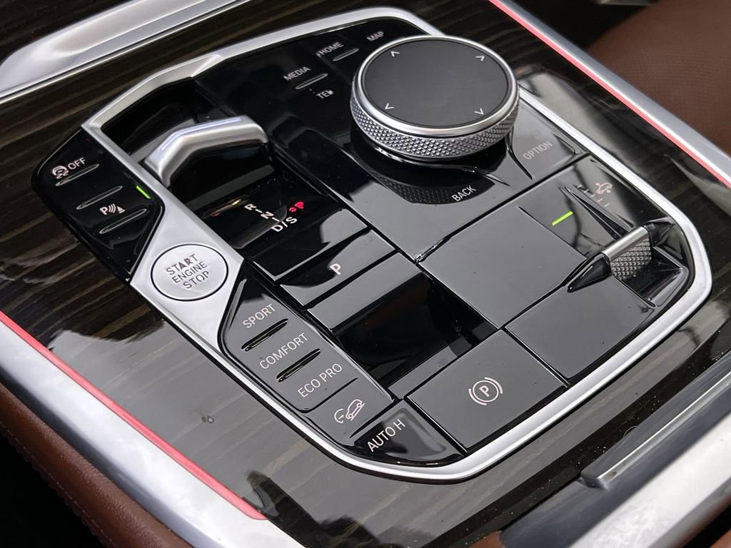 Used 2023 BMW X7 xDrive40i w/ Premium Package image 21