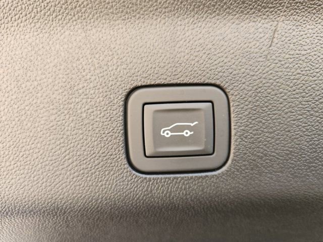 Used 2026 Chevrolet Suburban Z71 w/ Comfort Package image 37