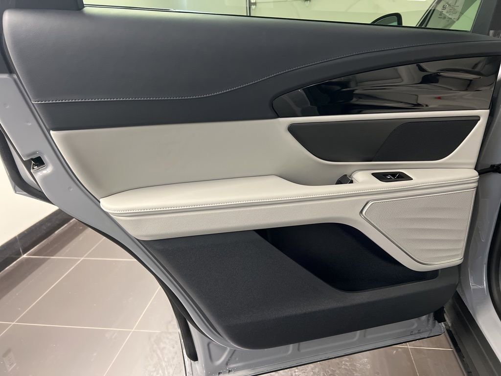 Used 2026 Lincoln Nautilus Premier image 34