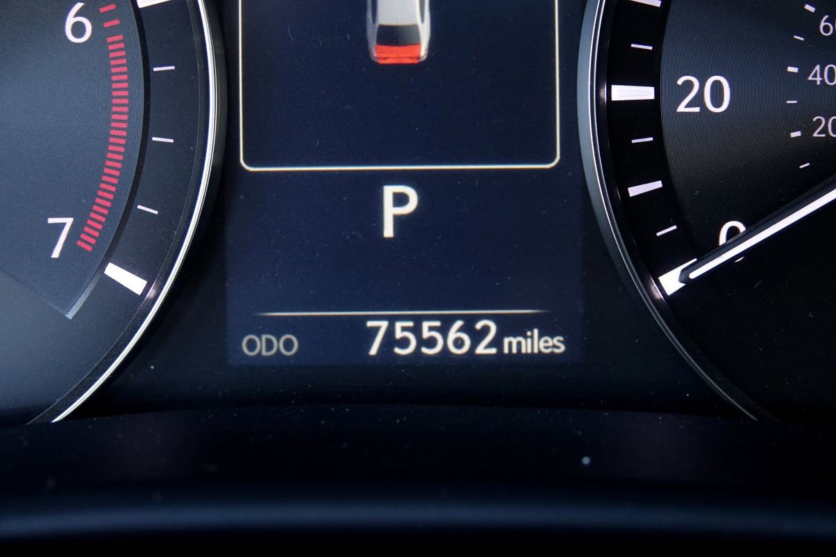 Used 2016 Lexus GS 200t image 40