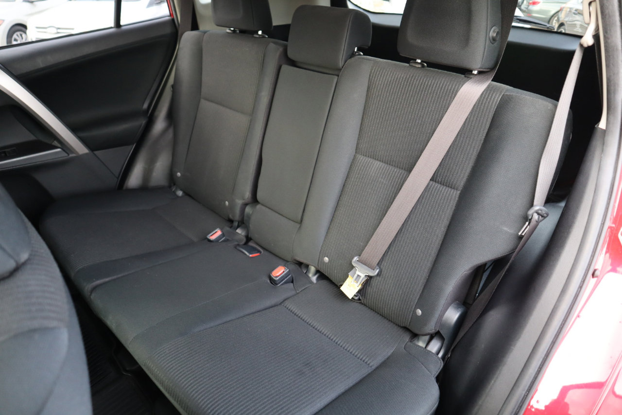 Used 2016 Toyota RAV4 LE image 21