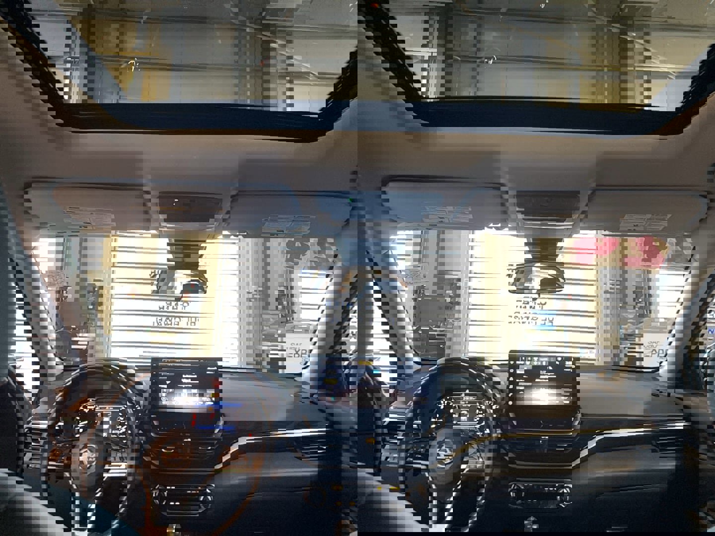 Used 2024 Nissan Altima 2.5 SR w/ SR Premium Package image 14