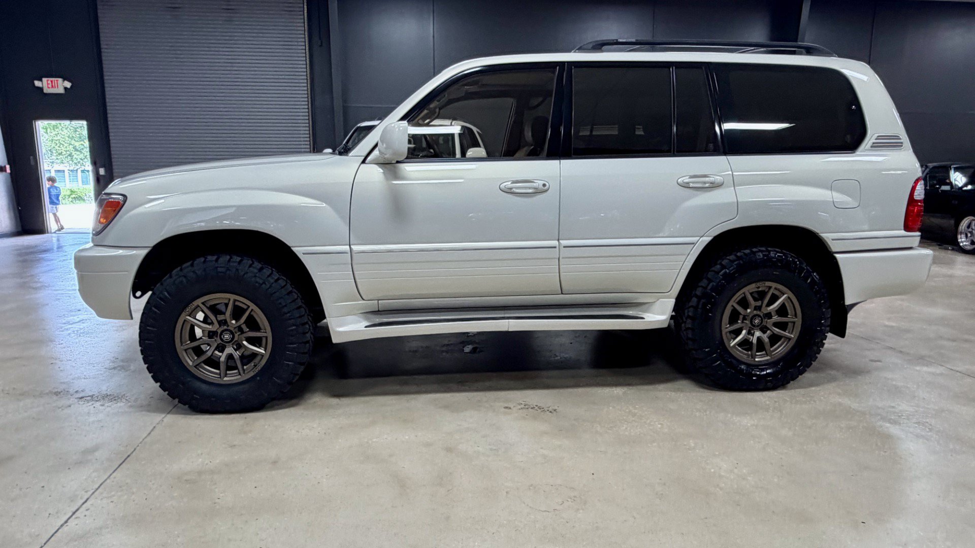 Used 2000 Lexus LX 470 4WD image 9