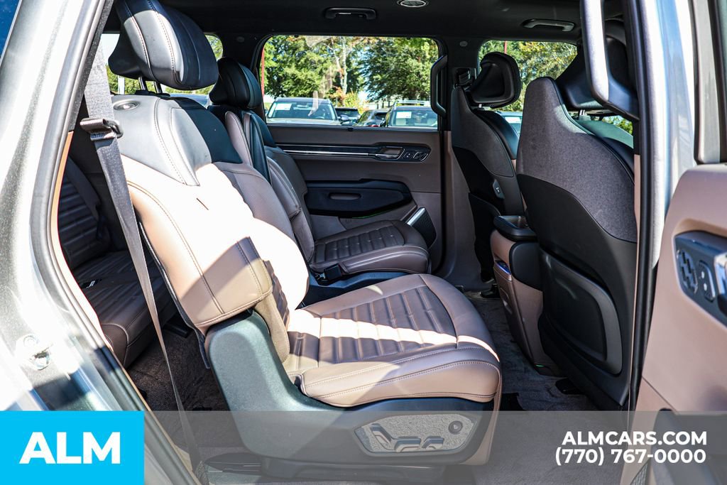 Used 2024 Kia EV9 Land image 24