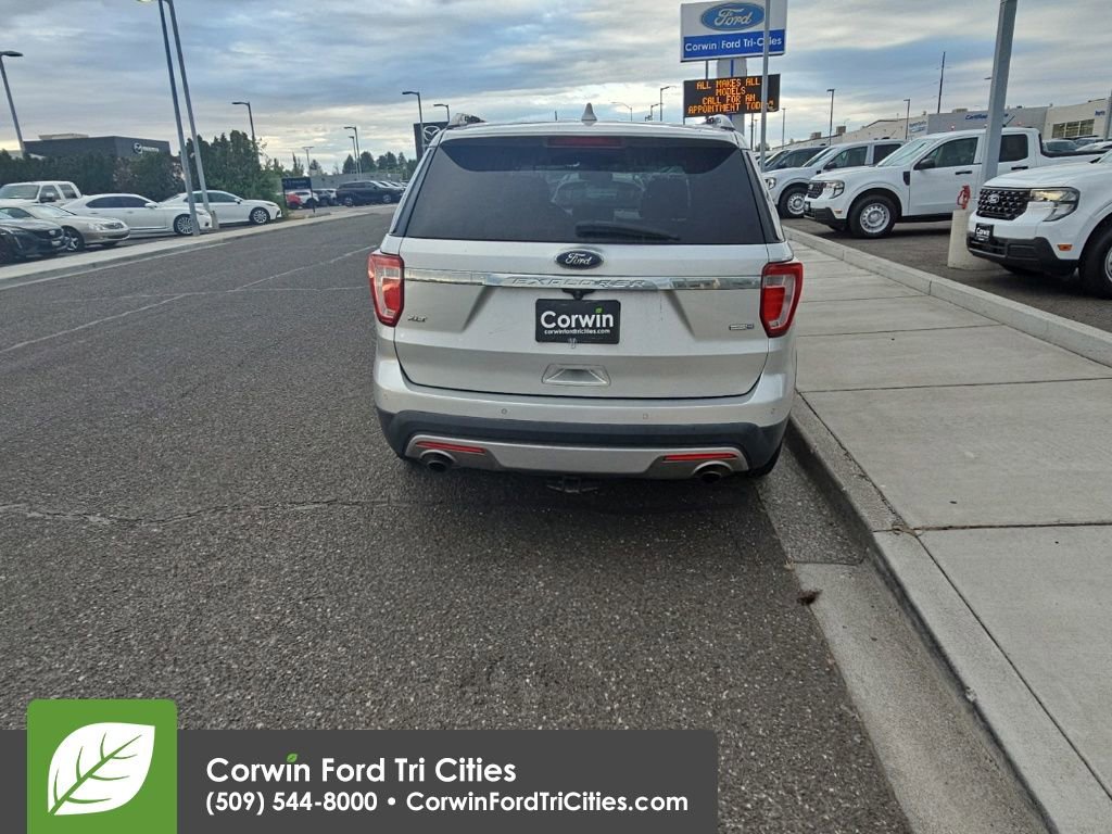 Used 2016 Ford Explorer XLT w/ Equipment Group 202A AWD/4WD image 8