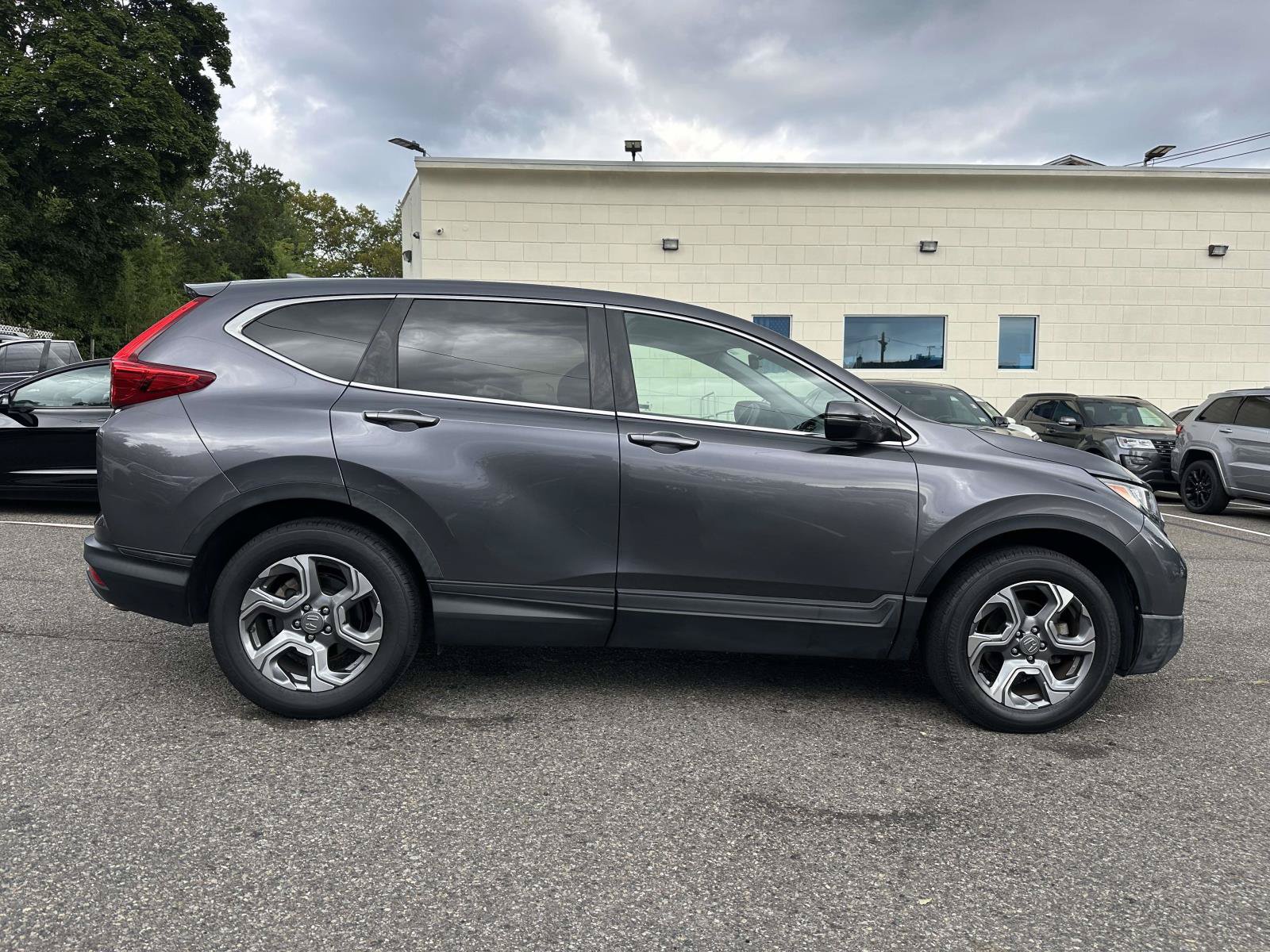 Used 2019 Honda CR-V EX image 2