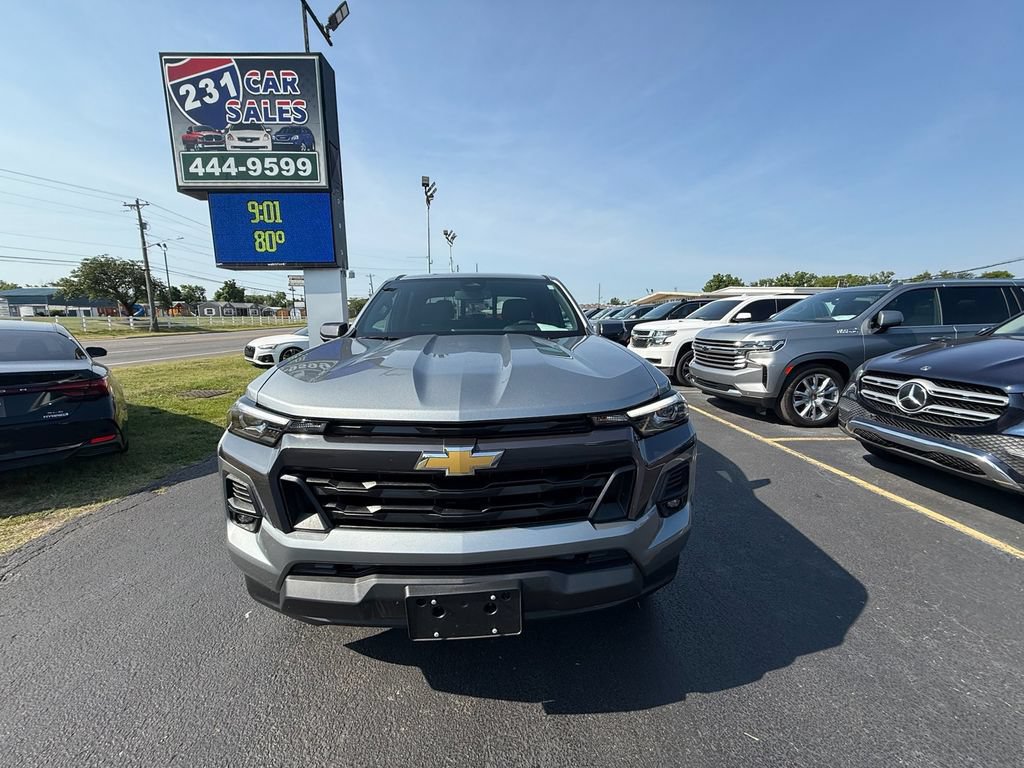 Used 2024 Chevrolet Colorado LT w/ LT Convenience Package III AWD/4WD image 2
