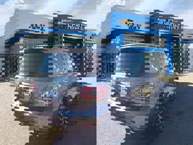 Used 2019 Nissan Armada SL w/ Premium Package image 2