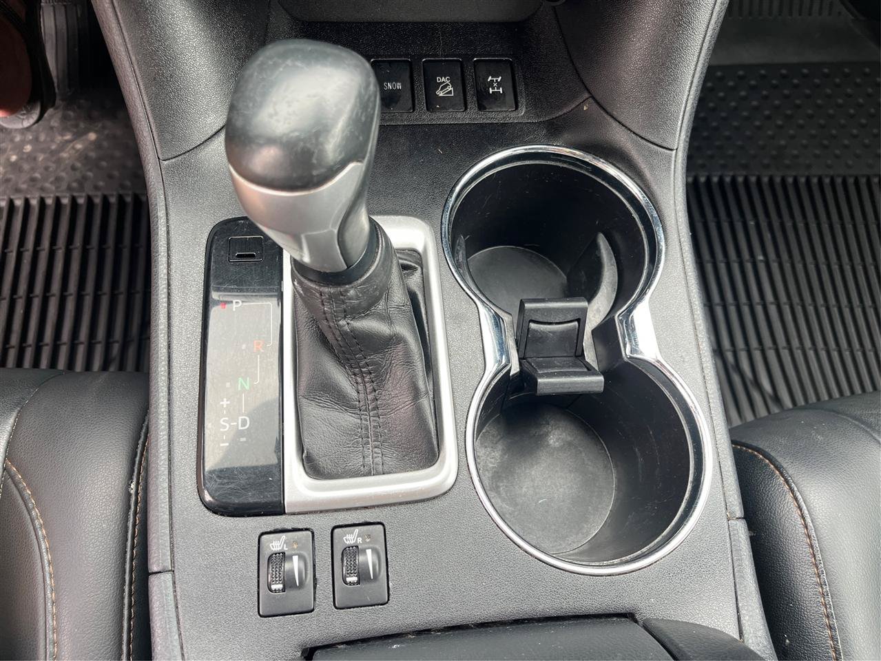 Used 2019 Toyota Highlander XLE AWD/4WD image 19