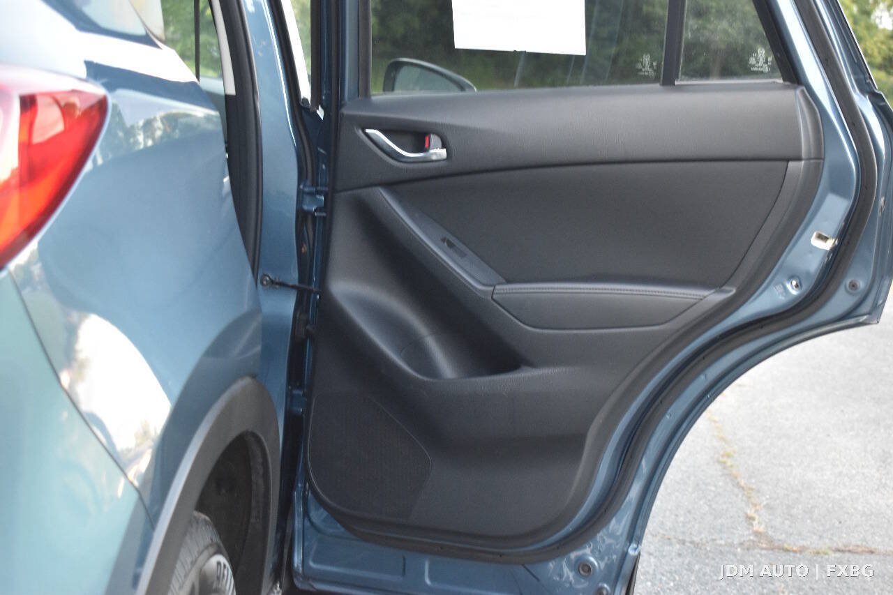 Used 2015 MAZDA CX-5 Touring w/ Bose/Moonroof Package FWD image 11