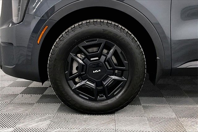 Used 2024 Kia Sorento SX Prestige w/ Olive Brown Leather Package image 9