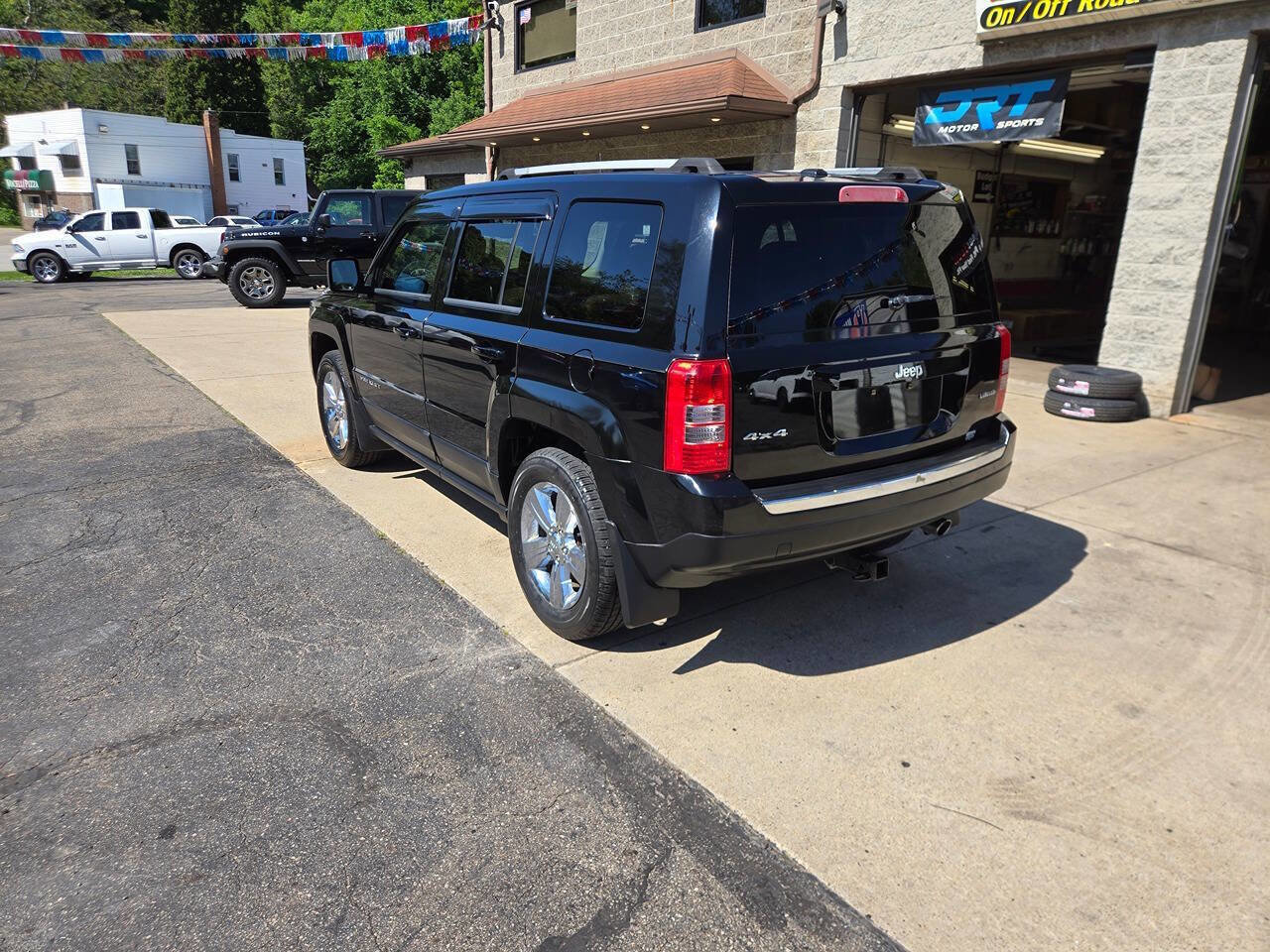 Used 2012 Jeep Patriot Limited w/ Sun/Sound Group AWD/4WD image 5