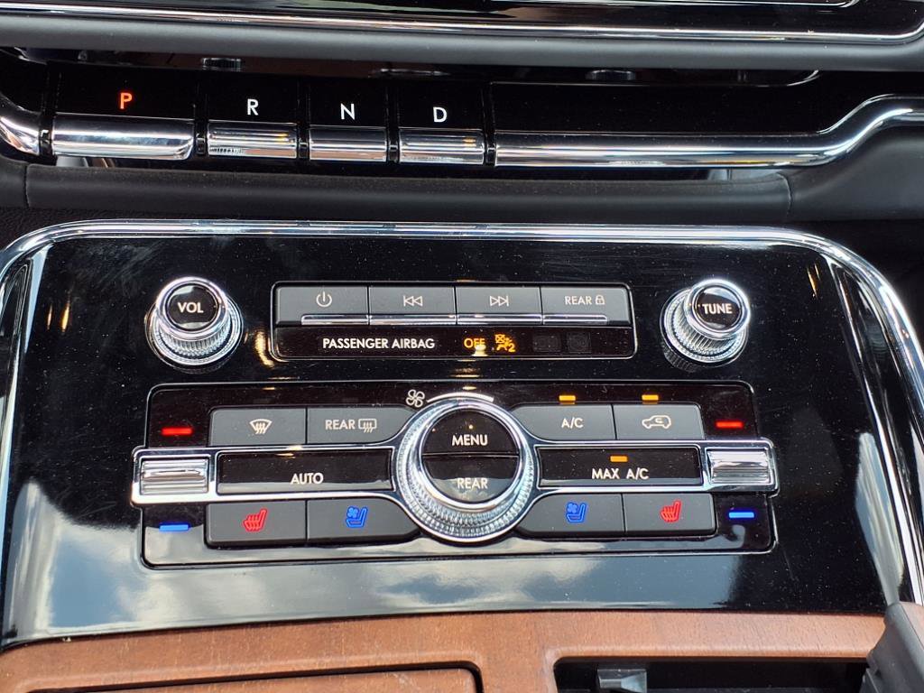 Used 2024 Lincoln Navigator Black Label image 21