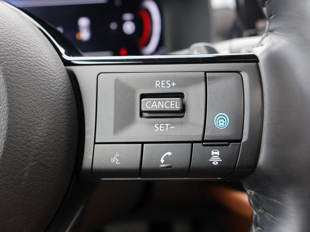 Used 2024 Nissan Pathfinder Platinum w/ Cargo Package AWD/4WD image 44