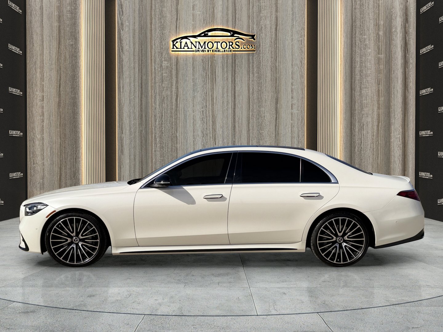 Used 2022 Mercedes-Benz S 500 S 500 w/ AMG Line Package image 4