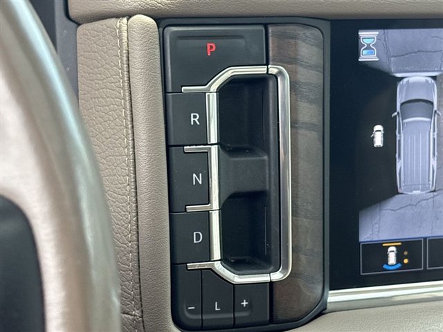 Used 2021 GMC Yukon XL Denali w/ Denali Premium Package AWD/4WD image 16