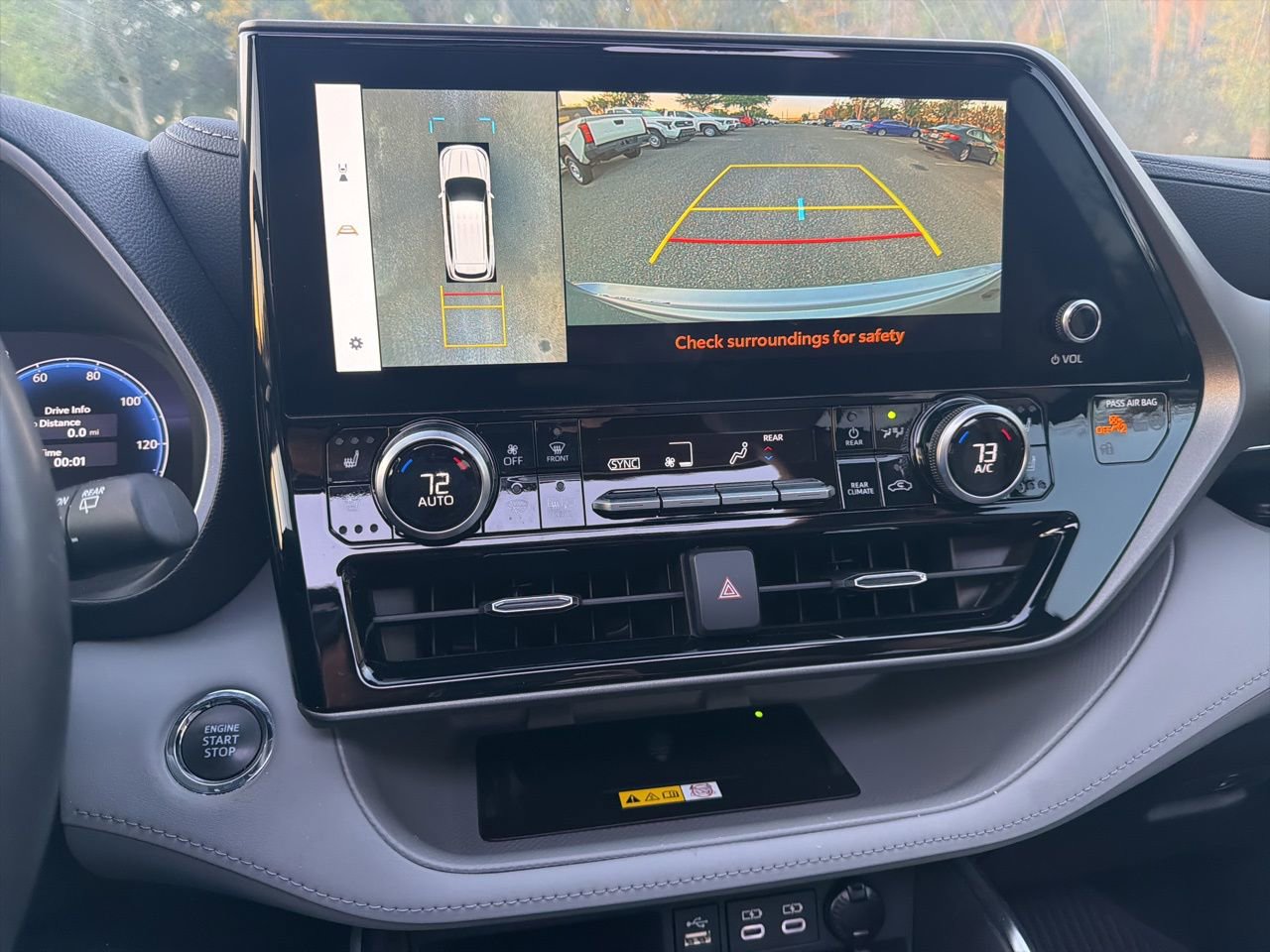 Used 2023 Toyota Highlander Limited image 11