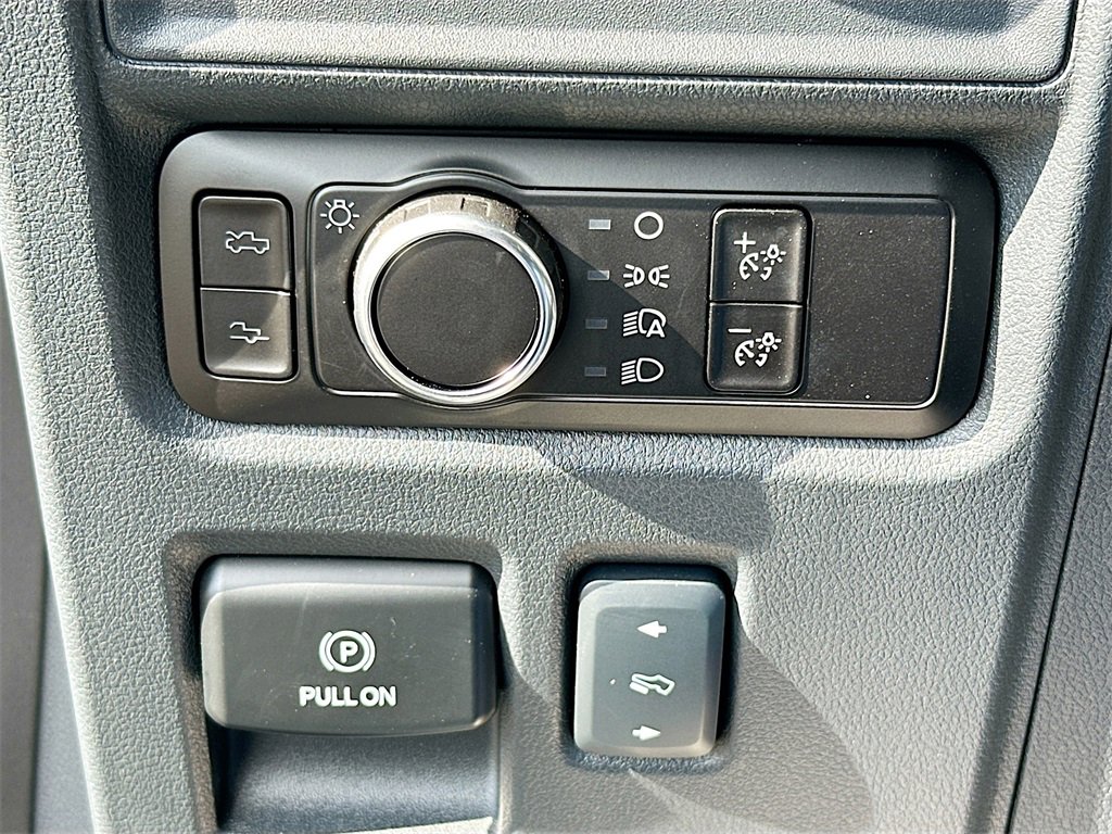 Used 2025 Ford F150 Lightning Lariat image 10