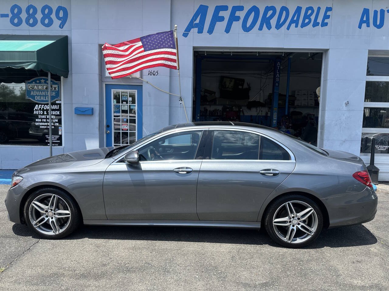 Used 2017 Mercedes-Benz E 300 4MATIC image 6