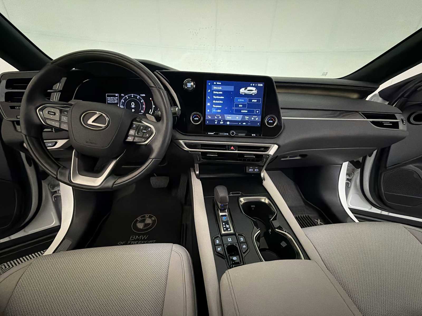 Used 2023 Lexus RX 350 Premium w/ Accessory Package AWD/4WD image 12