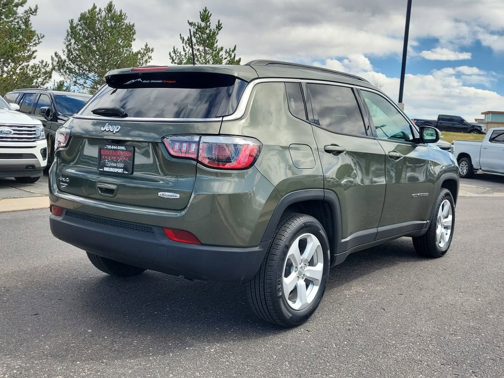 Used 2018 Jeep Compass Latitude w/ Cold Weather Group AWD/4WD image 3