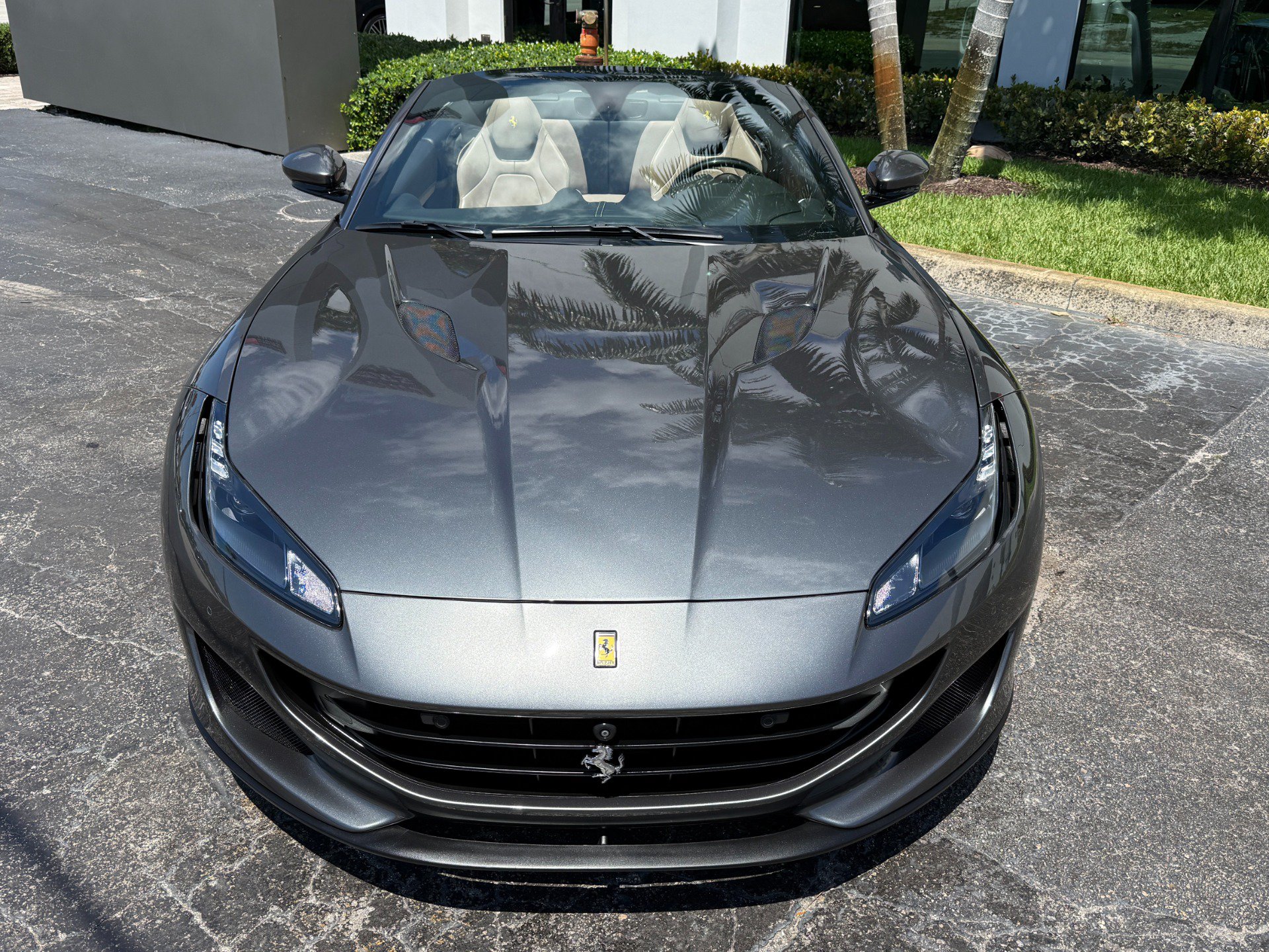 Used 2019 Ferrari Portofino RWD image 9