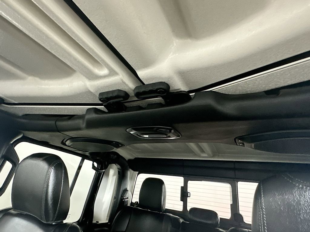 Used 2022 Jeep Gladiator Overland image 21
