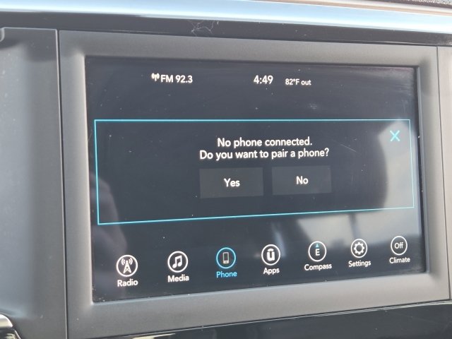 Used 2020 Chrysler Voyager Lxi FWD image 3