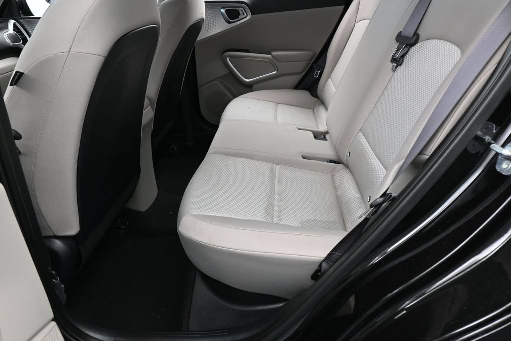 Used 2023 Kia Soul LX FWD image 28