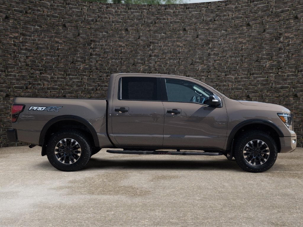 Used 2024 Nissan Titan PRO-4X w/ Pro-4x Convenience Package AWD/4WD image 3