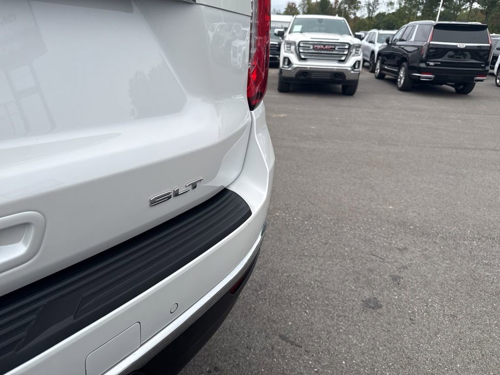 Used 2023 GMC Yukon SLT w/ SLT Premium Package image 32