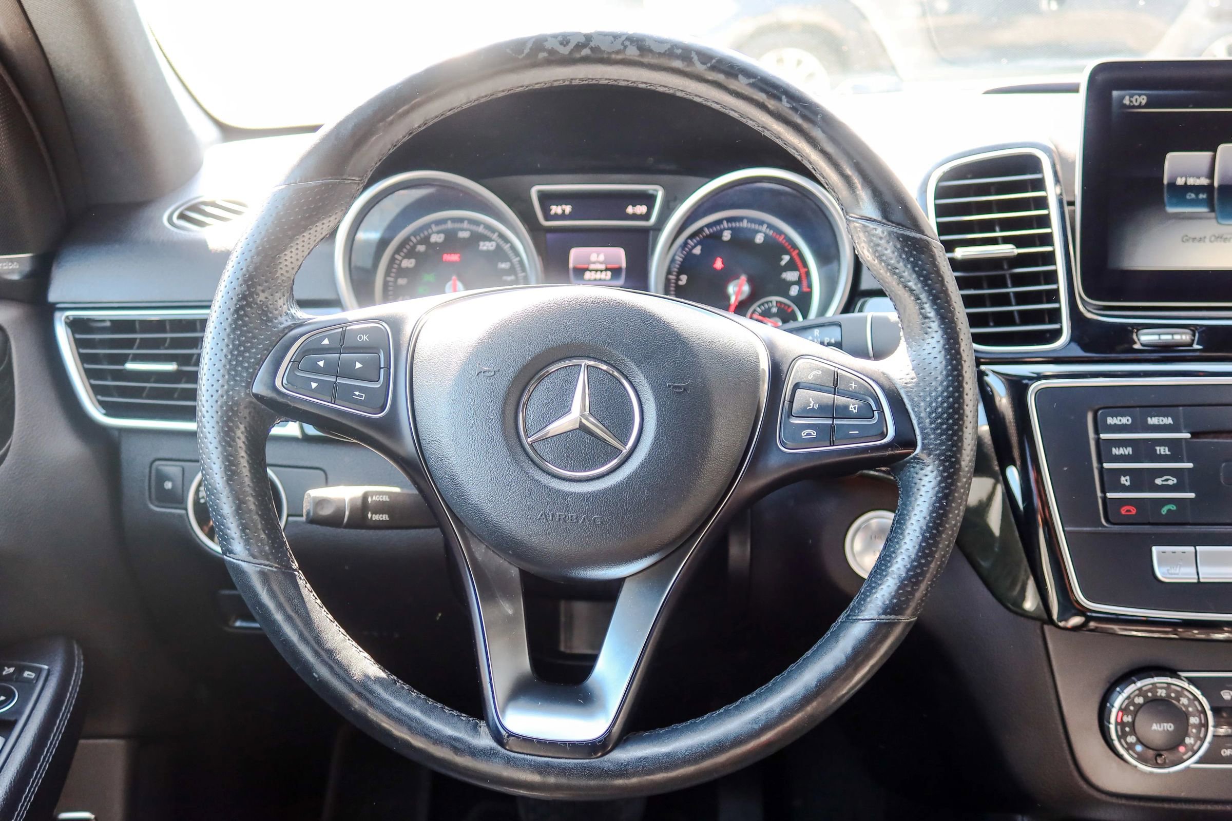 Used 2017 Mercedes-Benz GLE 350 4MATIC w/ Premium 2 Package image 17