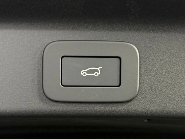New 2026 Jaguar F-PACE R-Dynamic S AWD/4WD image 18