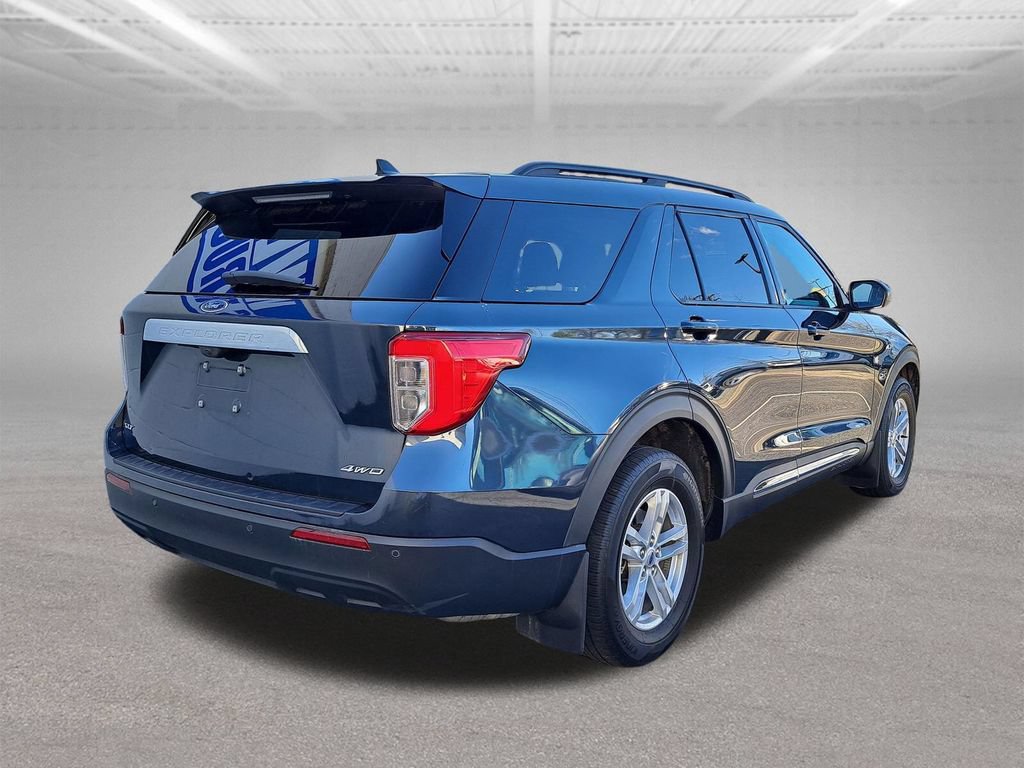 Used 2023 Ford Explorer XLT AWD/4WD image 8