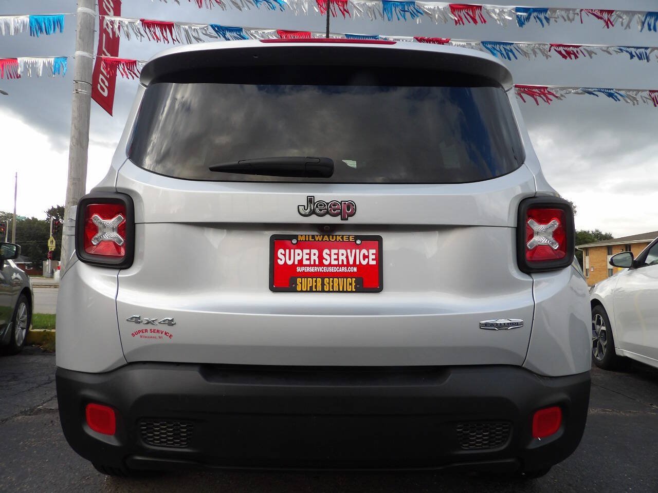 Used 2016 Jeep Renegade Latitude w/ Cold Weather Group AWD/4WD image 4
