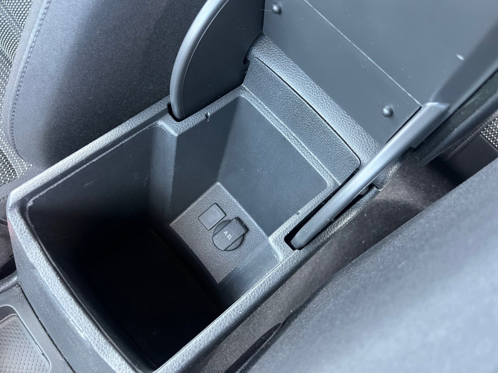 Used 2017 Volkswagen Passat 1.8T S image 15