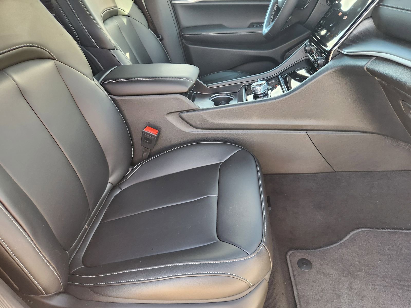 New 2025 Jeep Grand Cherokee Limited image 13