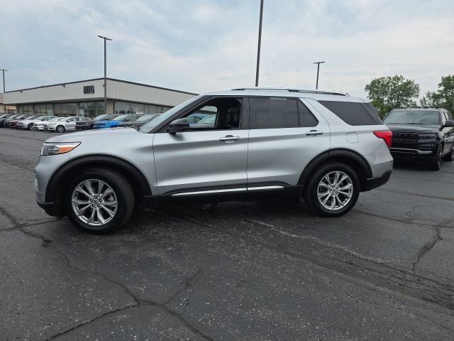 Used 2021 Ford Explorer Limited w/ Equipment Group 301A AWD/4WD image 3