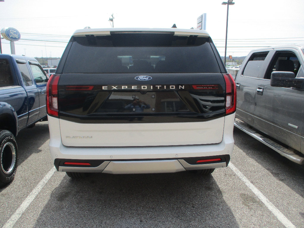 New 2026 Ford Expedition Platinum image 23