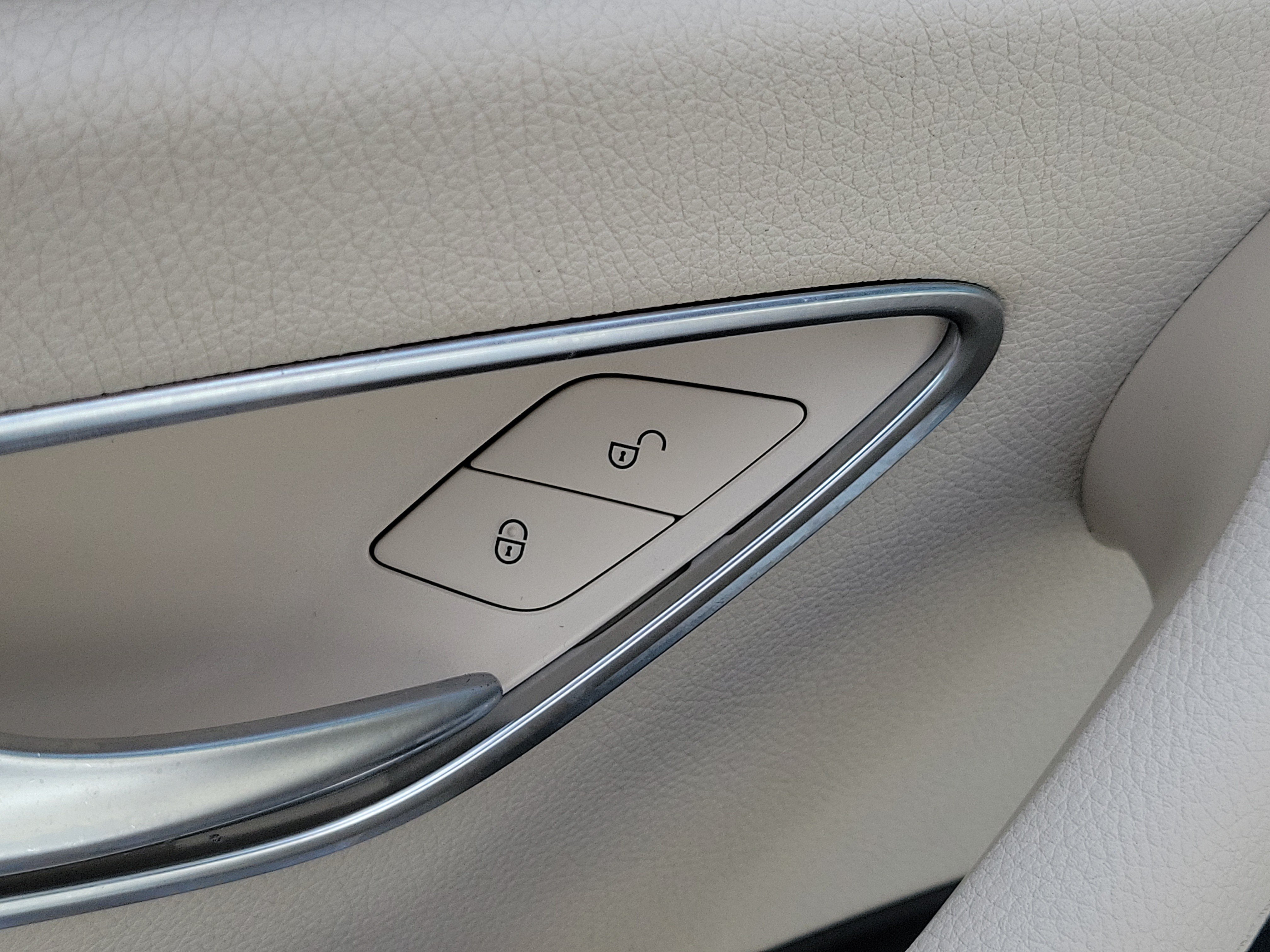 Used 2018 Mercedes-Benz E 300 image 20