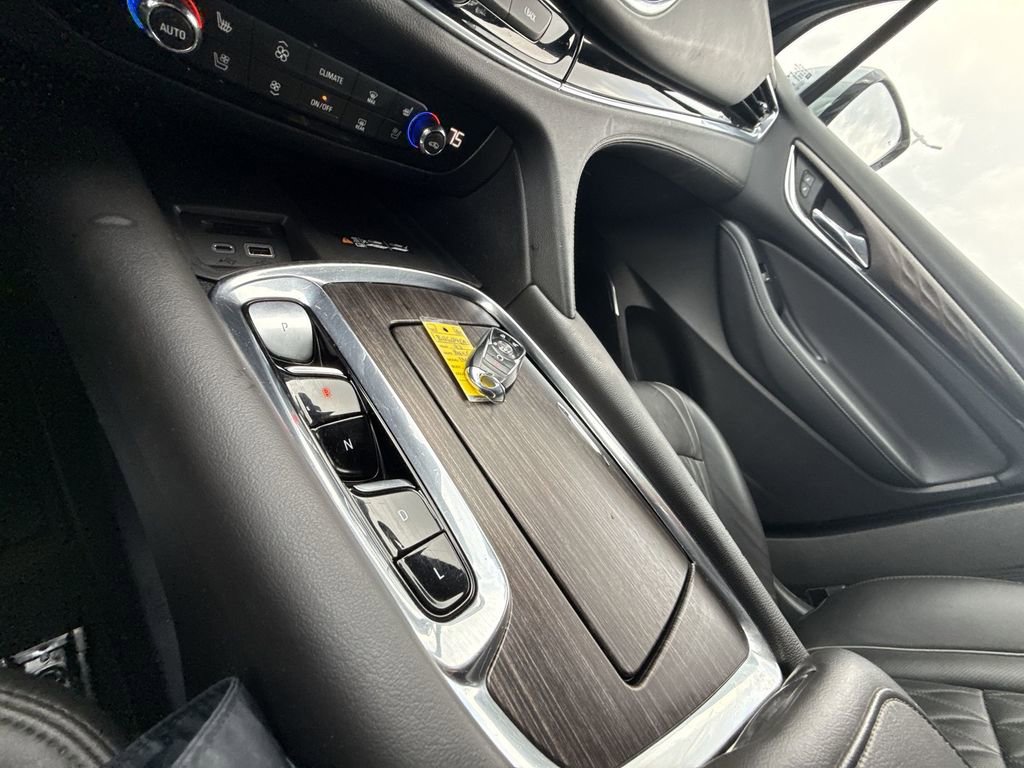 Certified 2023 Buick Enclave Avenir w/ Avenir Technology Package image 22