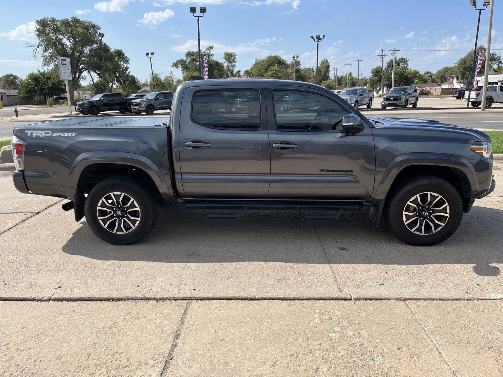 Used 2021 Toyota Tacoma TRD Off-Road image 5
