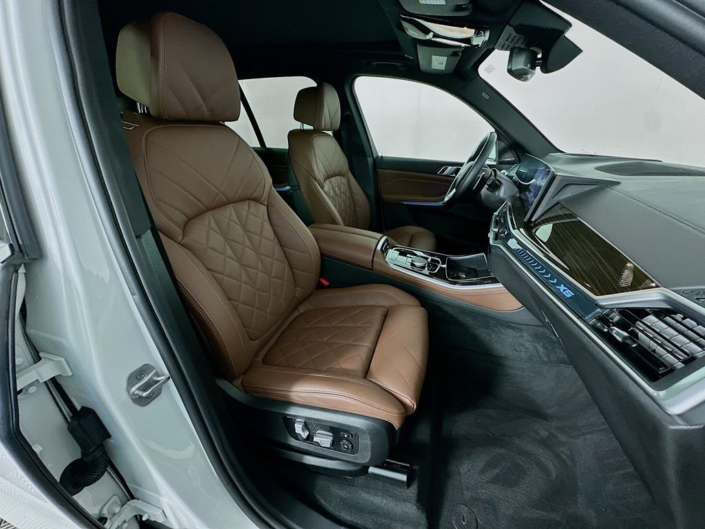 Certified 2024 BMW X5 xDrive40i w/ Premium Package image 29