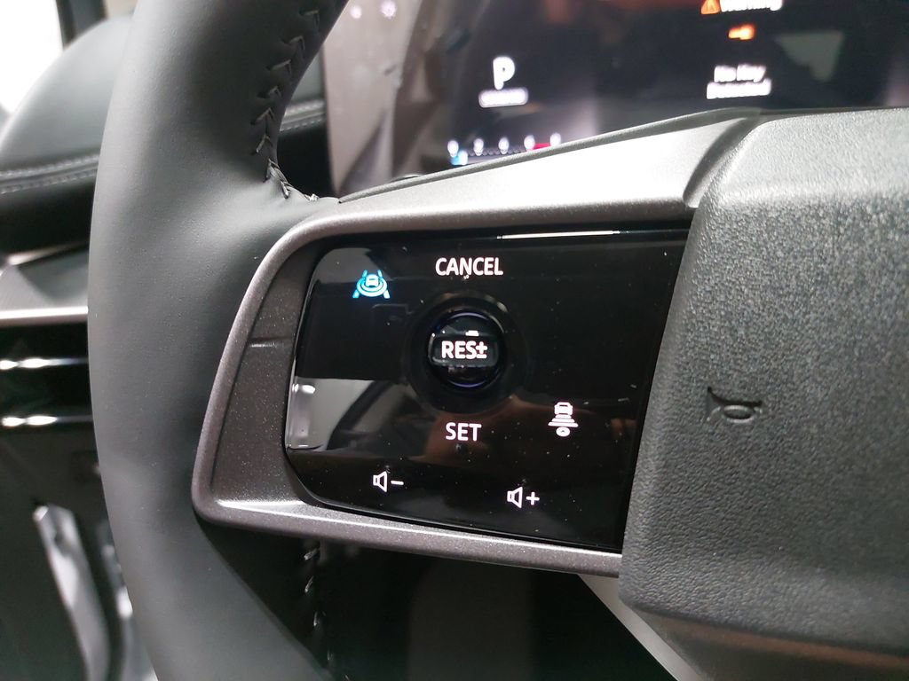 Used 2025 Nissan Murano SV AWD/4WD image 17