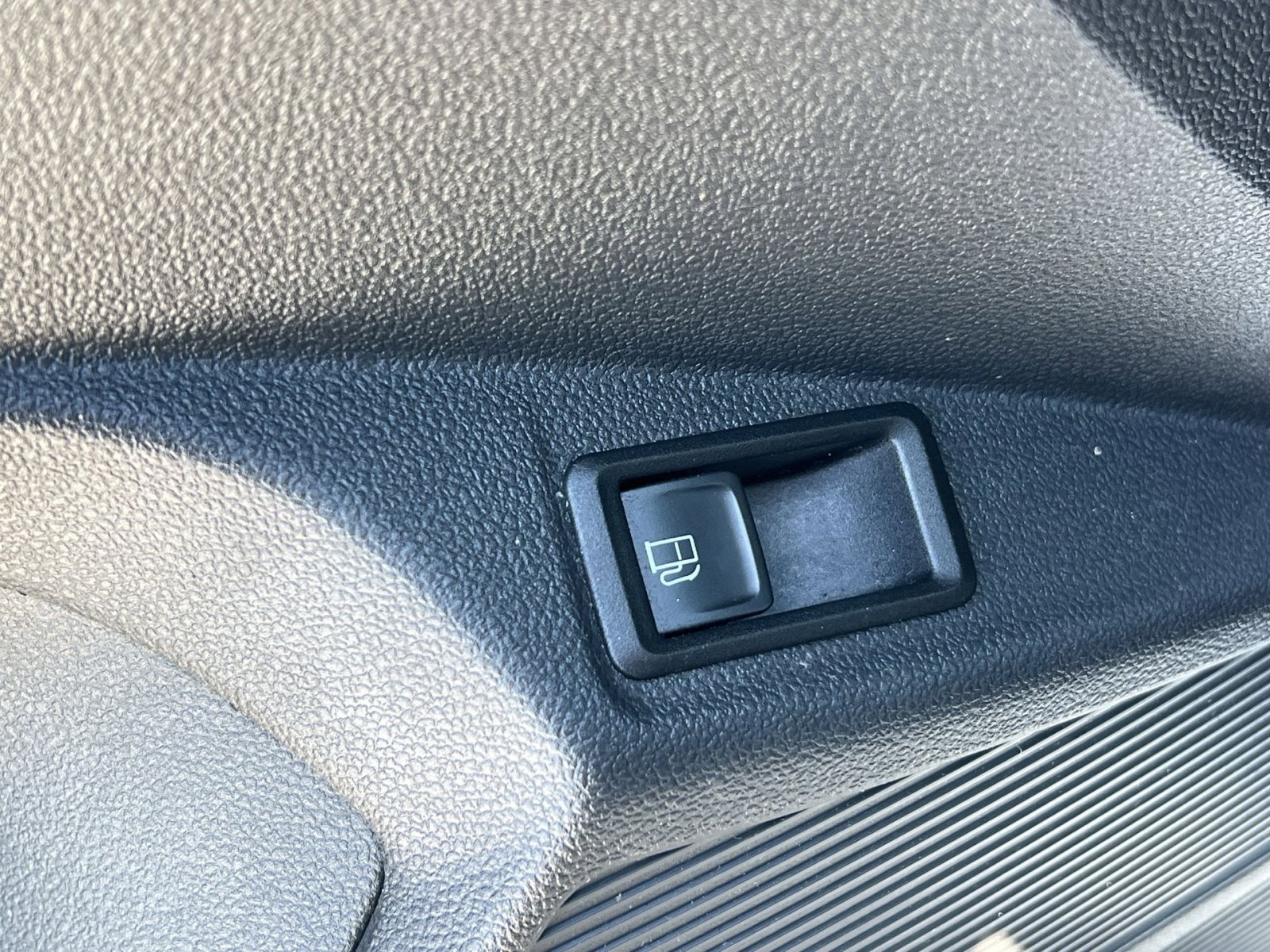 Used 2022 Volkswagen Taos SEL image 31