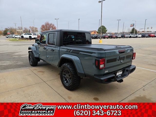 Used 2024 Jeep Gladiator Sport image 5