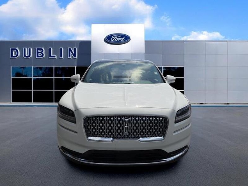 Used 2022 Lincoln Nautilus Reserve w/ Equipment Group 201A AWD/4WD image 2
