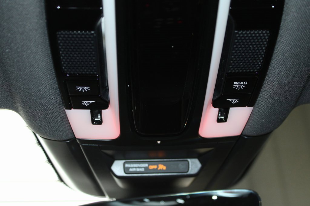 Used 2023 Porsche Cayenne S image 40