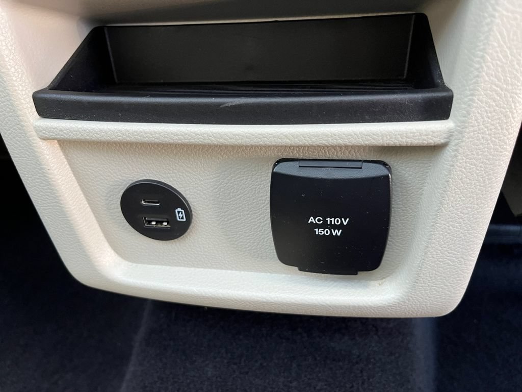 Used 2021 Ford Edge Titanium AWD/4WD image 19